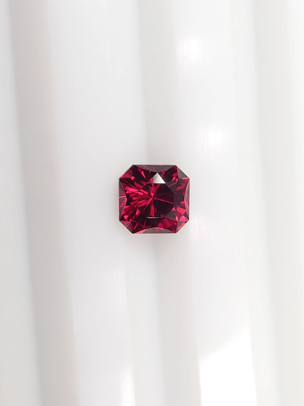 1.24ct Natural Rhodolite Garnet from Tanzania — view 2